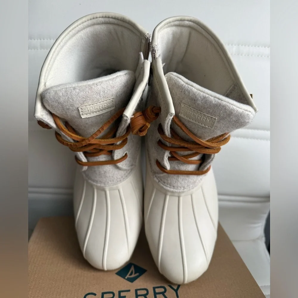Sperry stay cozy